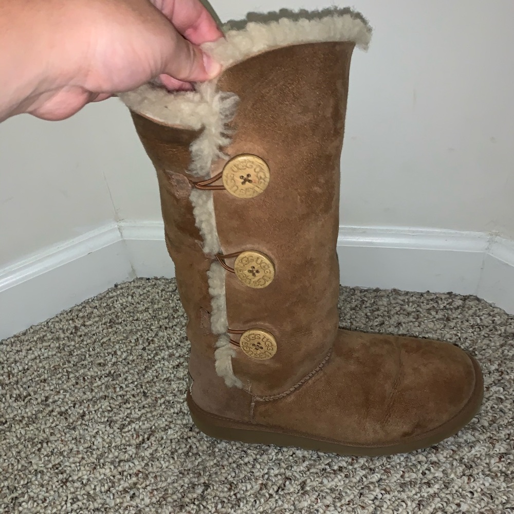 UGG Women's Bailey Button Triplet - size 7